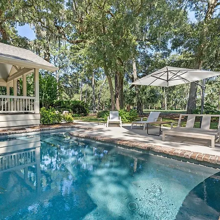 Luxurious 4 - Bedroom Sea Pines Home With Pool, Fire Pit, & Golf Course Views - Sleeps 12